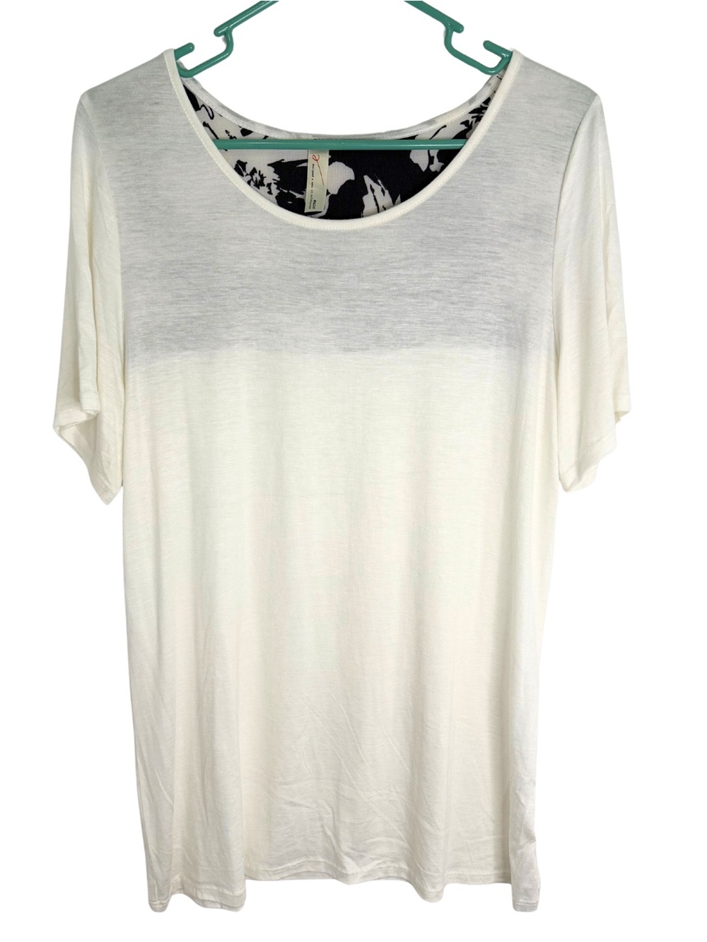 3/$20 #m2d Women’s Ivory Short Sleeve Round Neck Tee